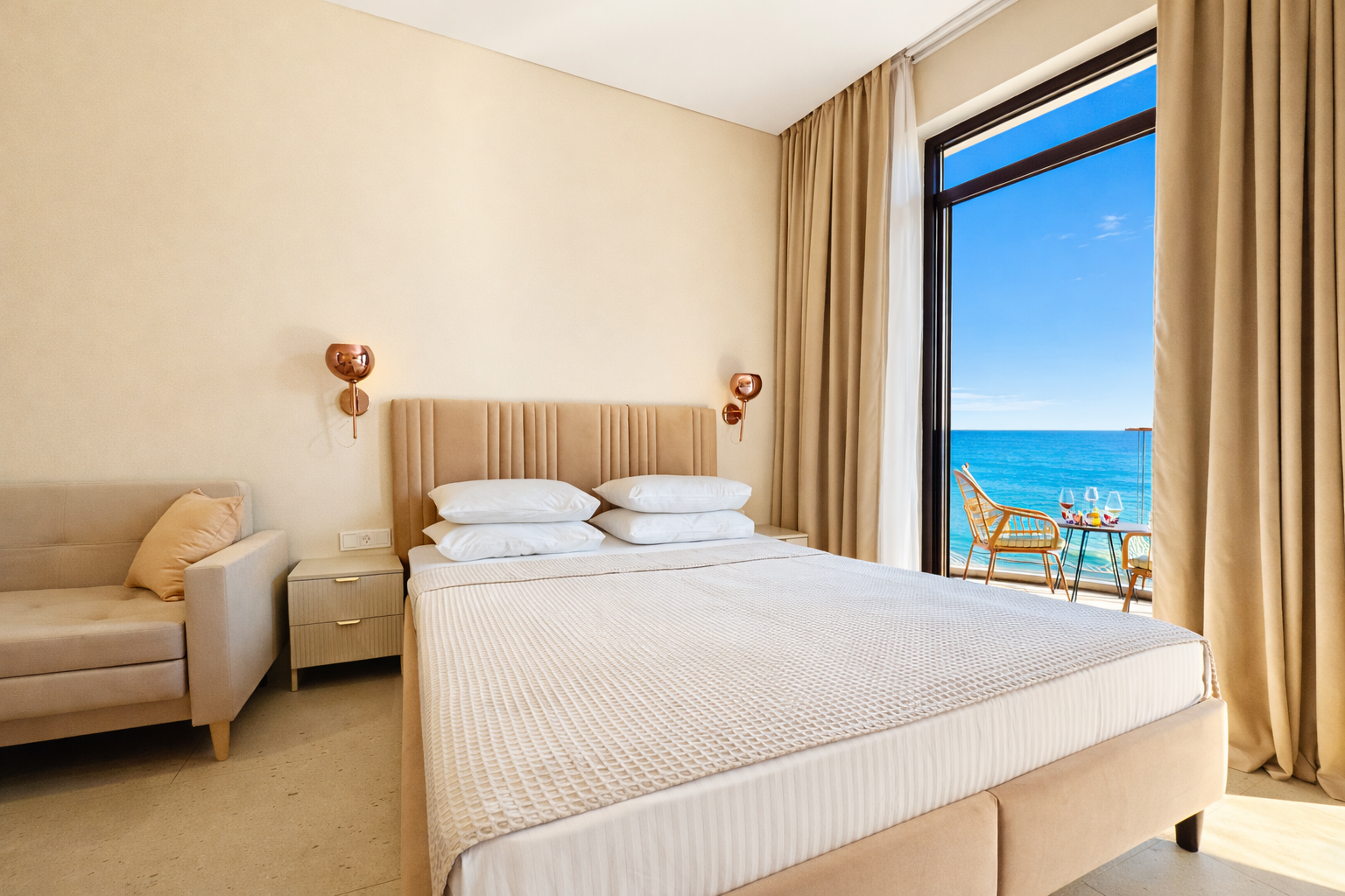 Люкс с видом на море и реку с балконом