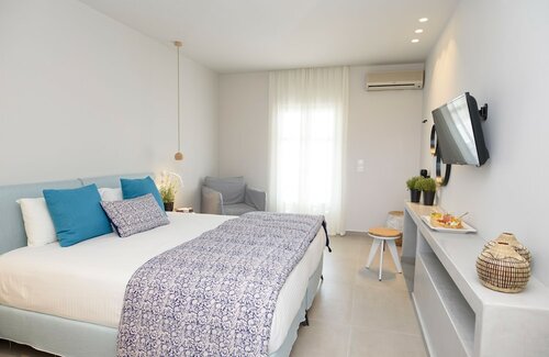 Трехместный номер «Комфорт» в Vigla Hotel