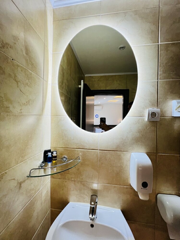 Economy Room