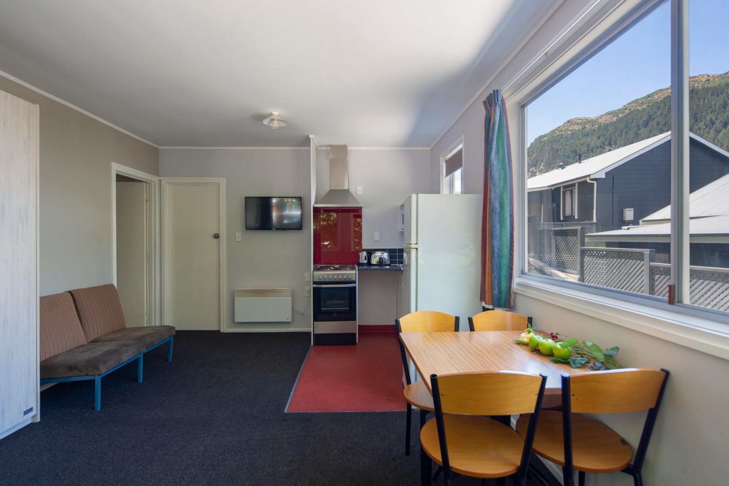 Studio (6 Adults)