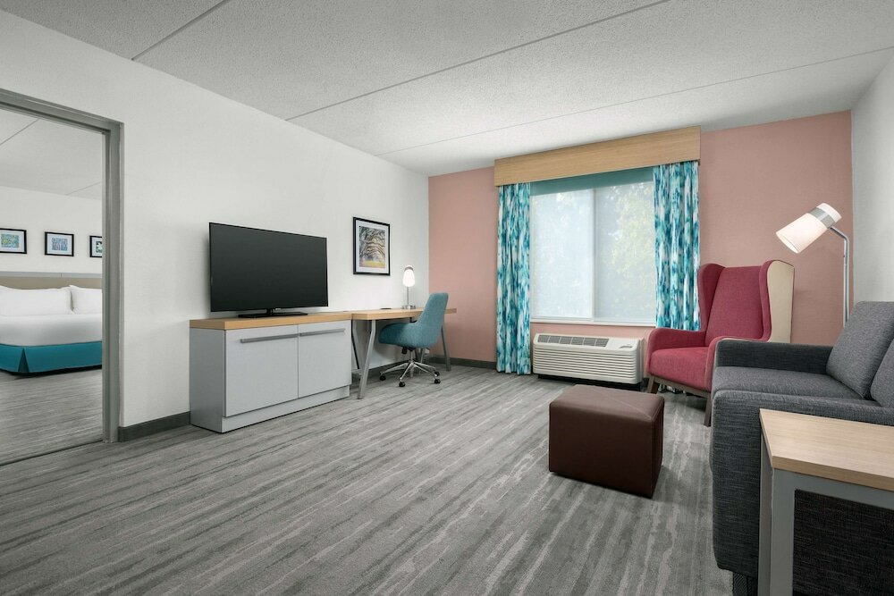 1 King Bdrm Suite with Mobility Access w/3x3SHWR
