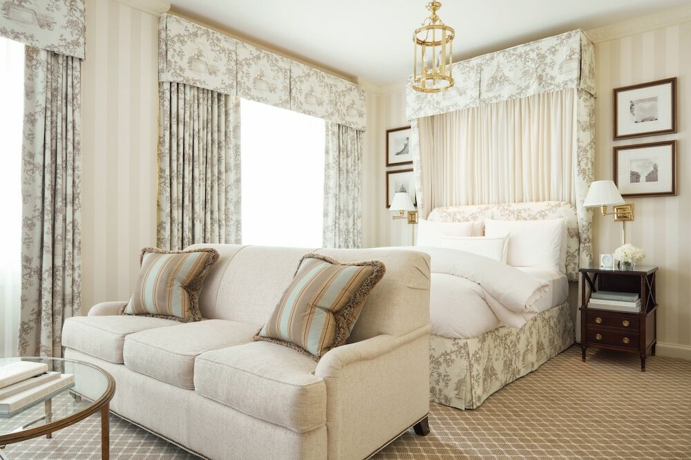 Deluxe Room (One King Bed or One Queen Bed)