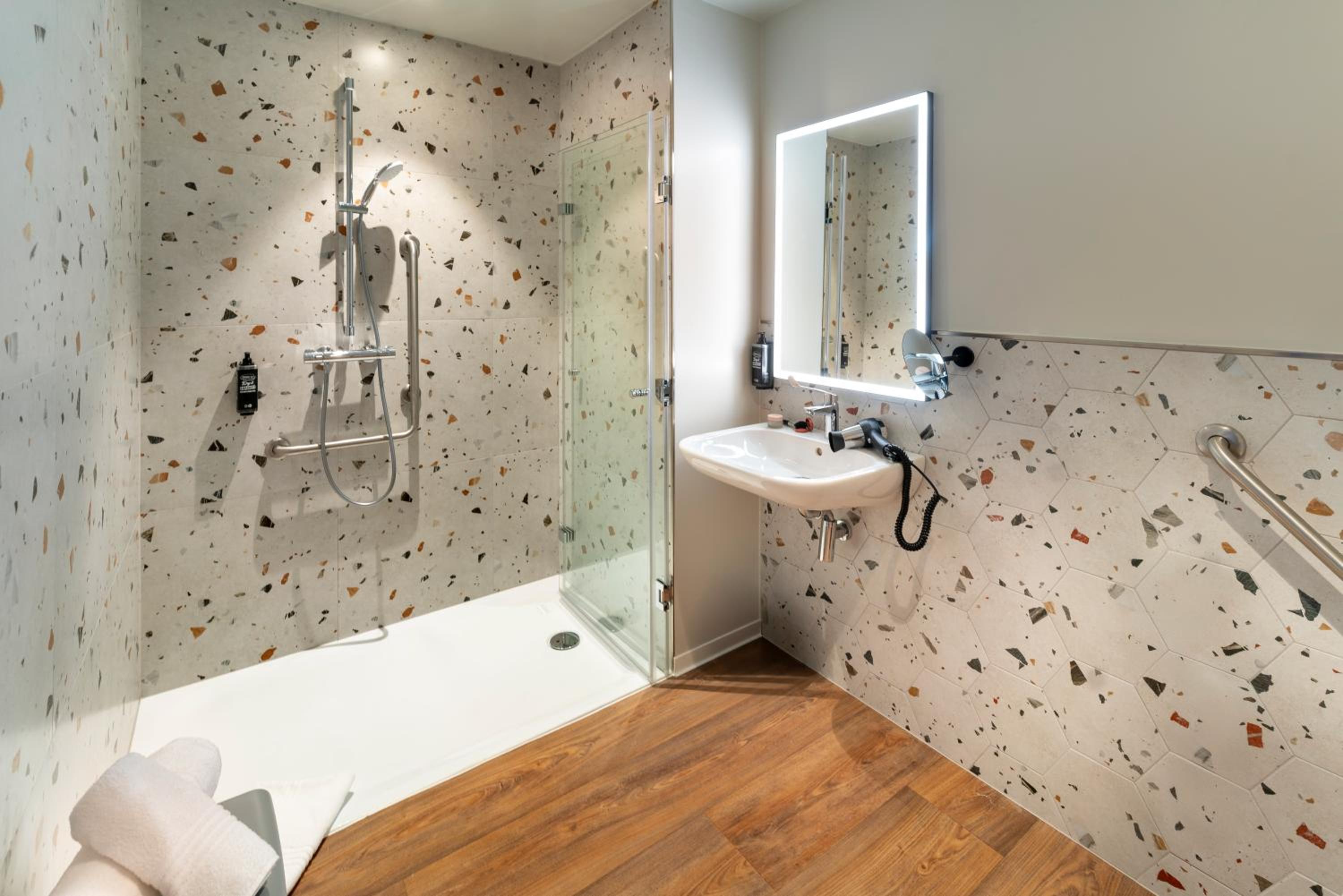 Comfort Queen Room with Convertible Chair