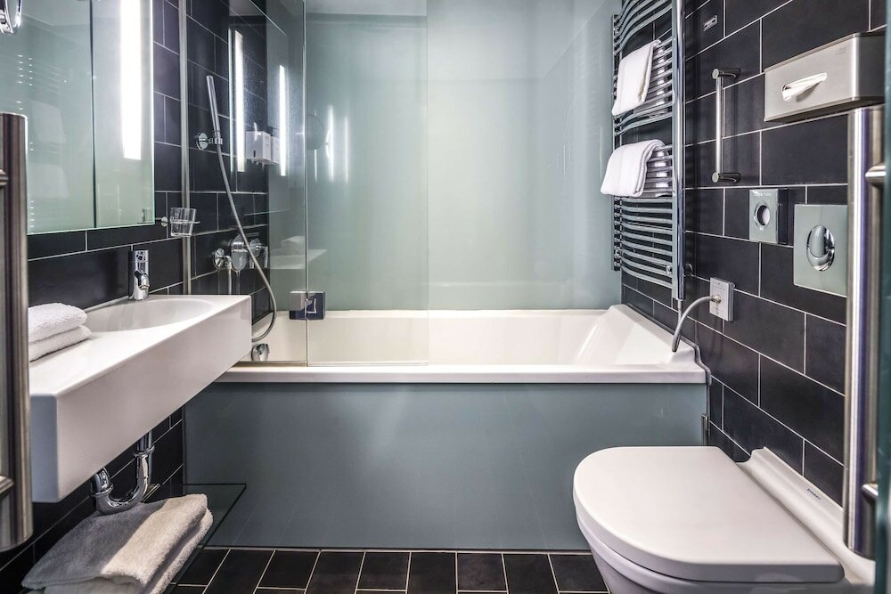 Double Room, 1 Queen Bed