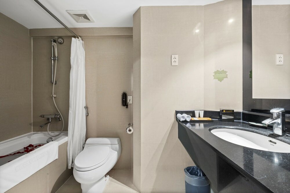 Deluxe Triple Room (with Window)