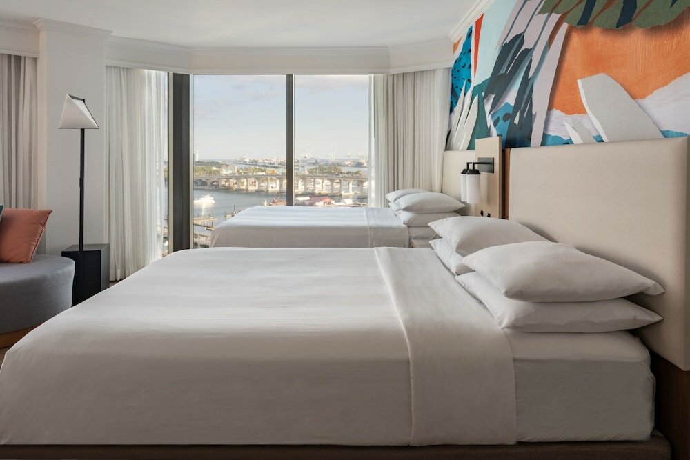 Junior Suite, 2 Queen Beds, Bay View