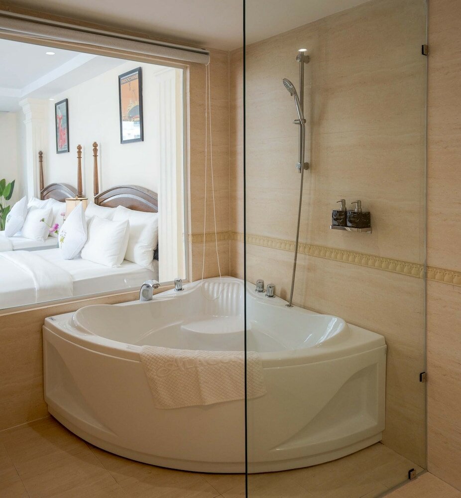Elegant Suite City View 2 Double Beds