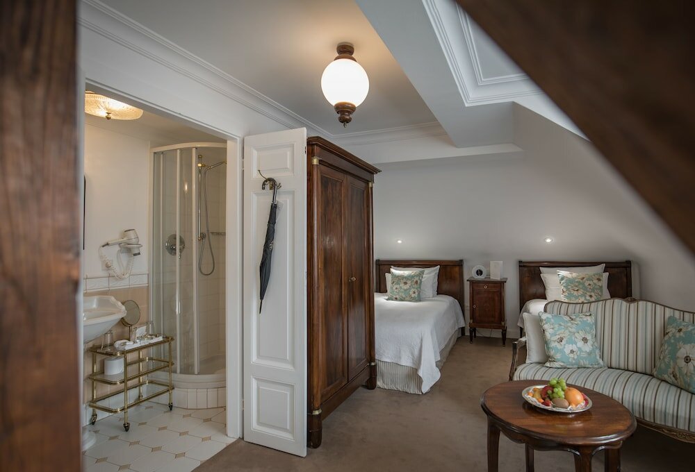 Comfort Twin Room, City View