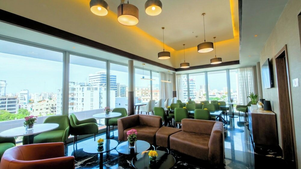 Suite, 1 King Bed, Club Lounge Access