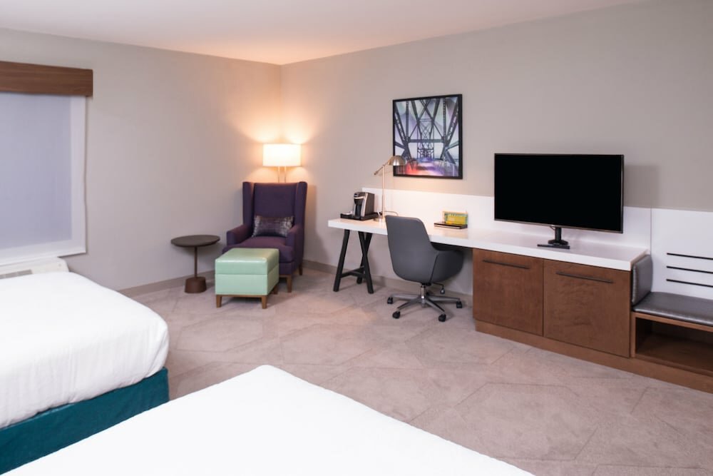 Room, 2 Queen Beds, Accessible, Bathtub