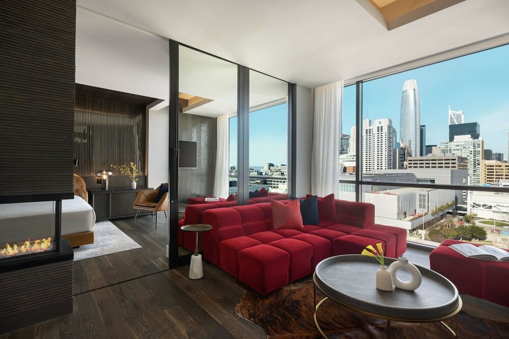 Suite, 1 King Bed, Fireplace (Landmark View)