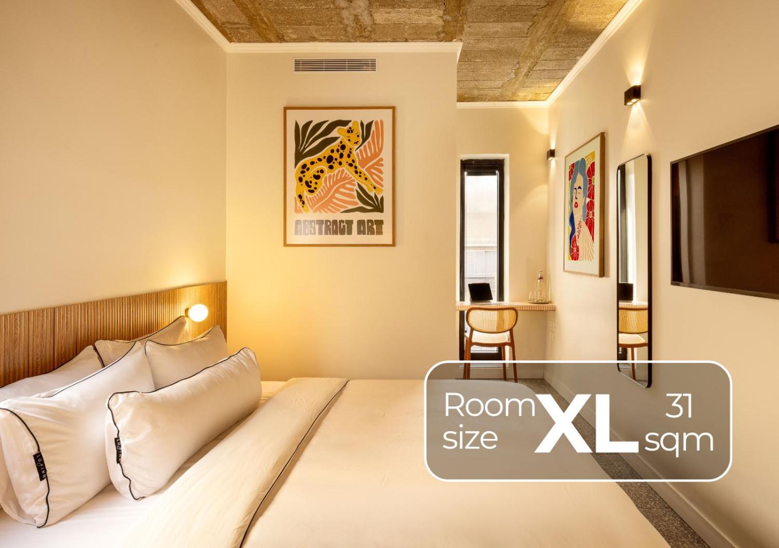 Side by side Studio rooms (no connecting door)