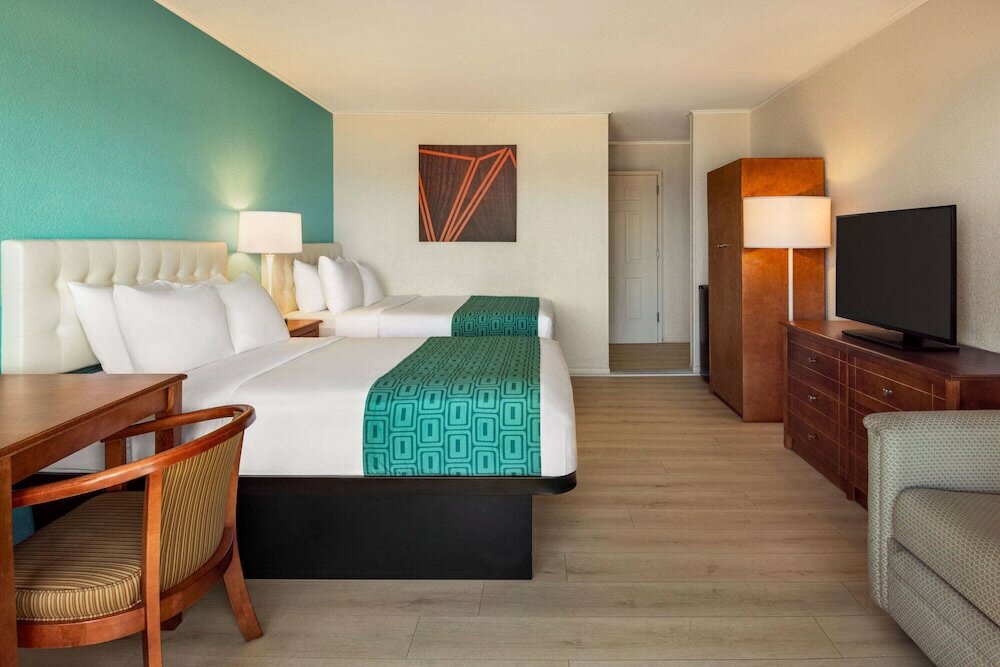 Room, 2 Double Beds, Non Smoking (Efficiency, Partial Ocean View)