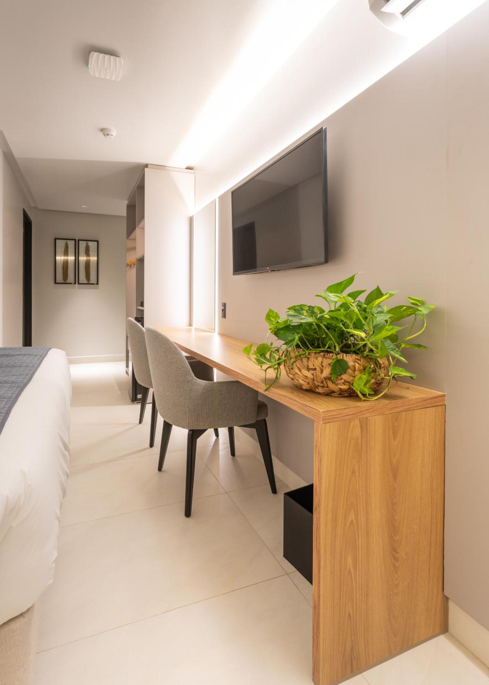 Deluxe Suite with Spa Bath