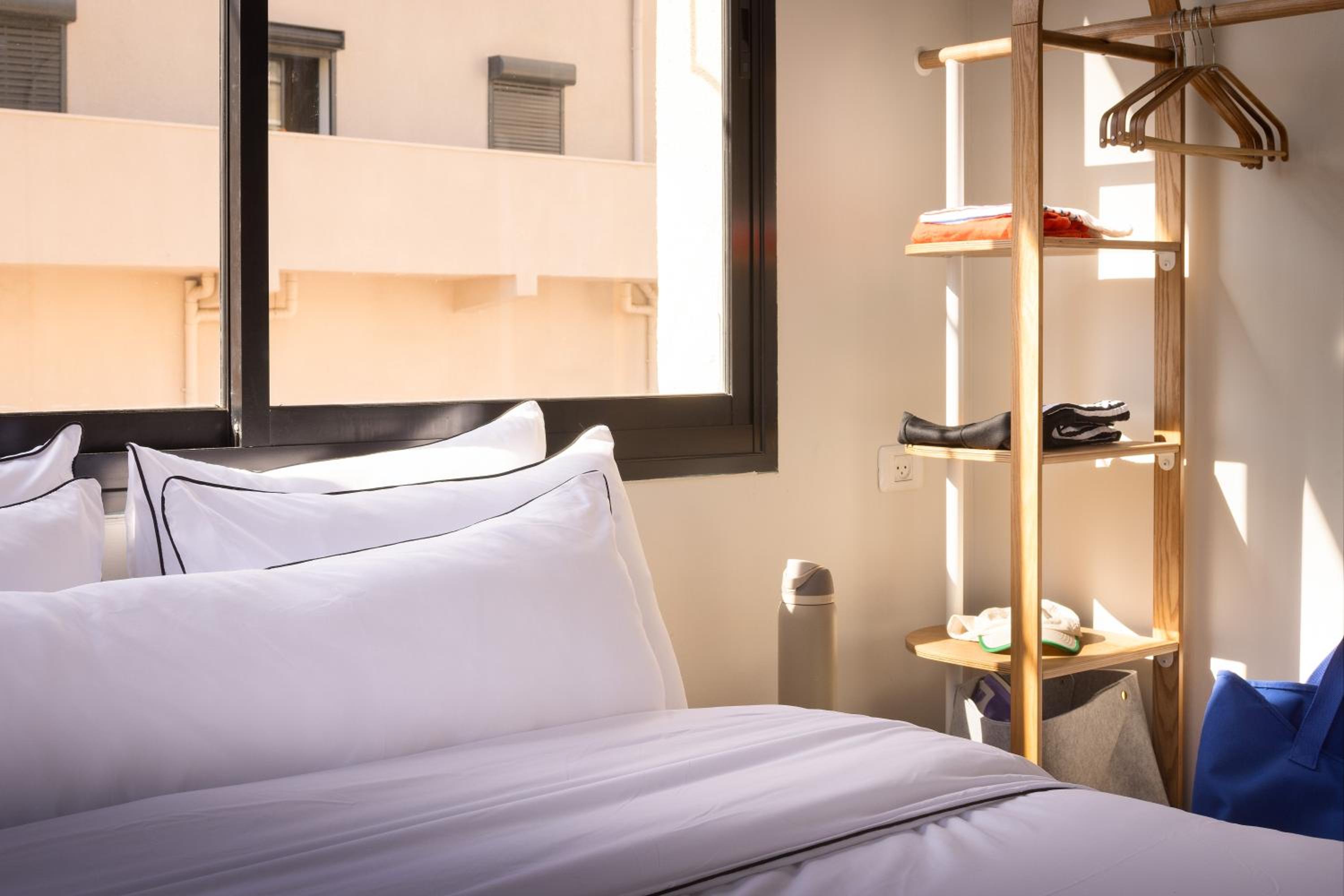 Side by side Studio rooms (no connecting door)