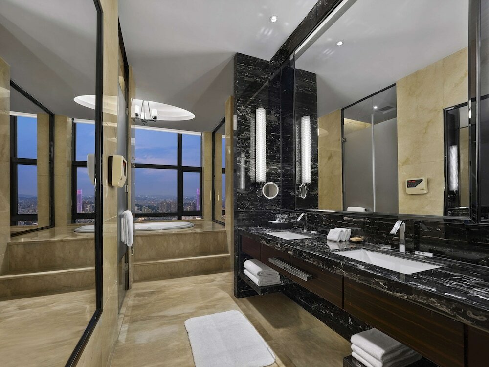 King Deluxe Suite