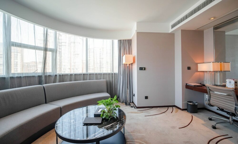Suite, 1 King Bed, Non Smoking