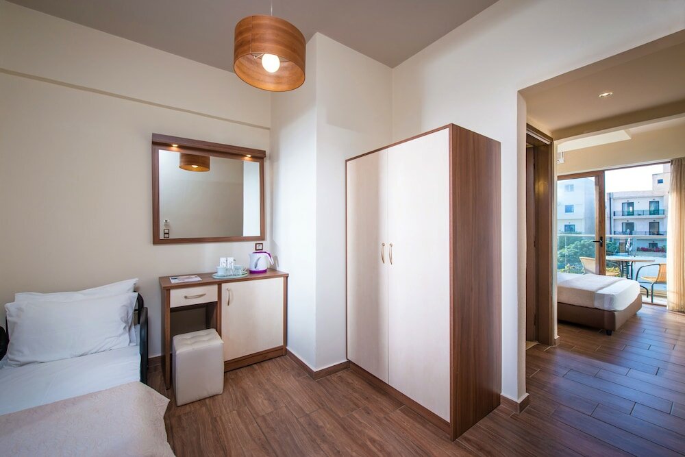 Classic Double Room, Partial Sea View (Central / Annex)