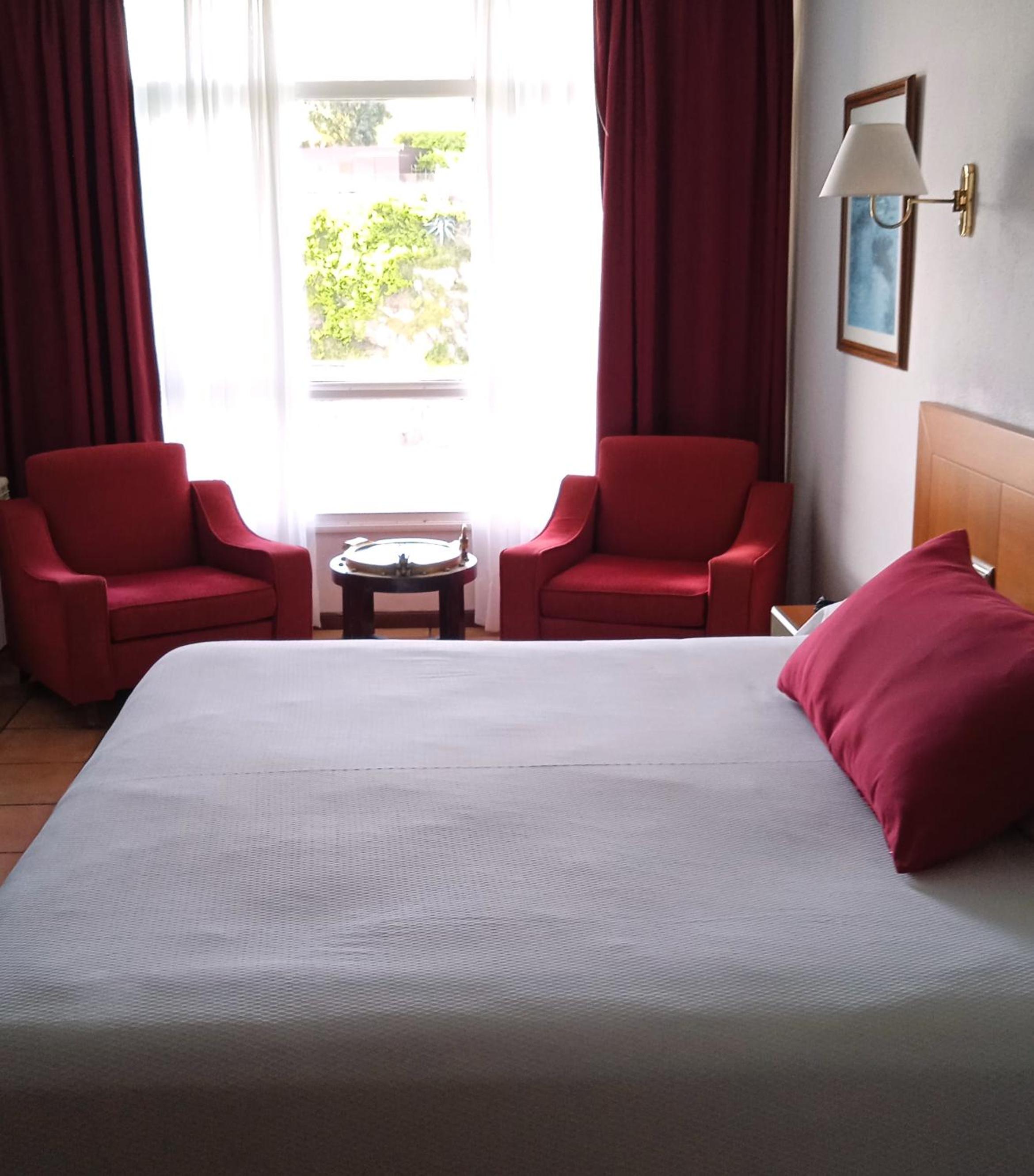 Double or Twin Room with Sea View