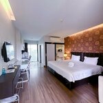 Deluxe Room, 1 King Bed в Romyen Garden Place