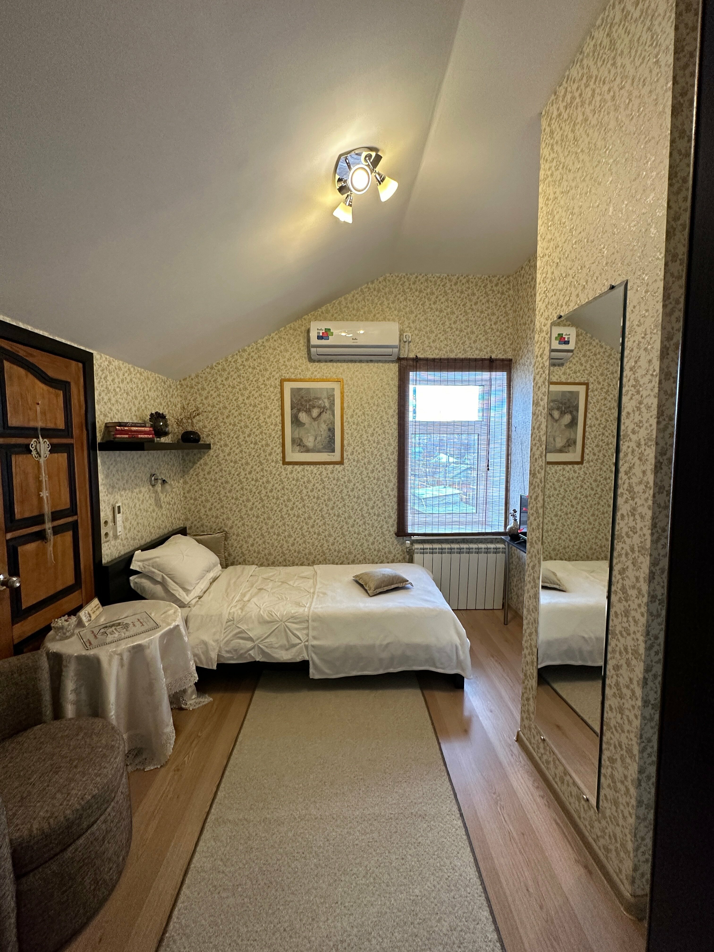 Небольшой одноместный номер