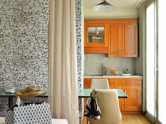 Studio Apartment