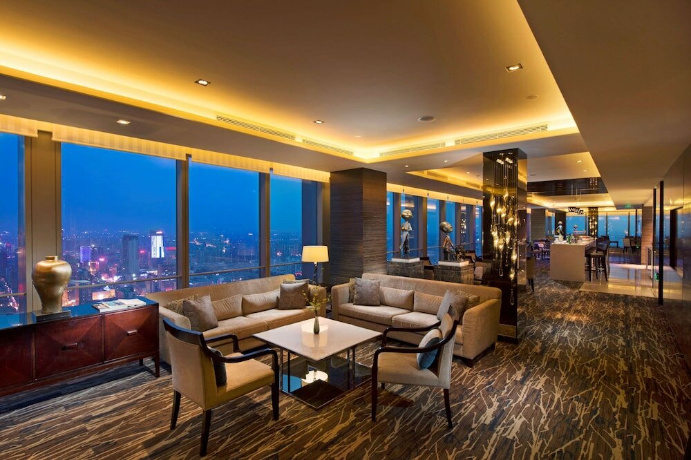 1 KING BED HILTON DELUXE