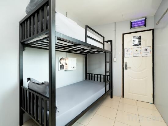 Bed In 4 Bed Mixed Dormitory No Curtains (370)