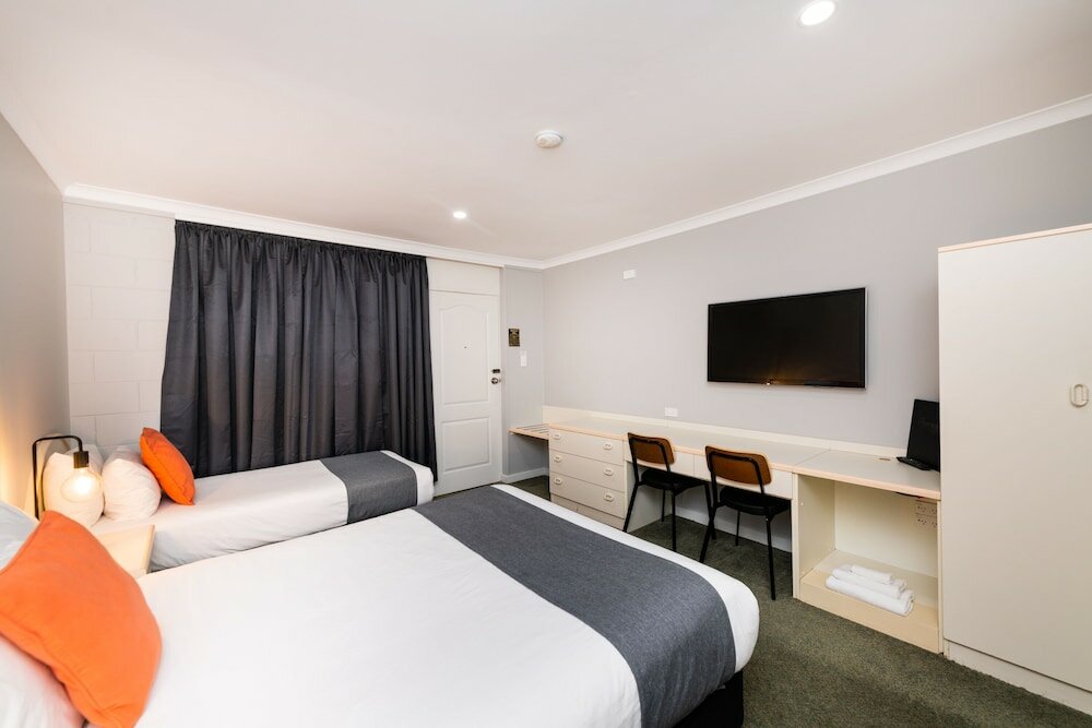 Twin Room (Q&S), No Pets