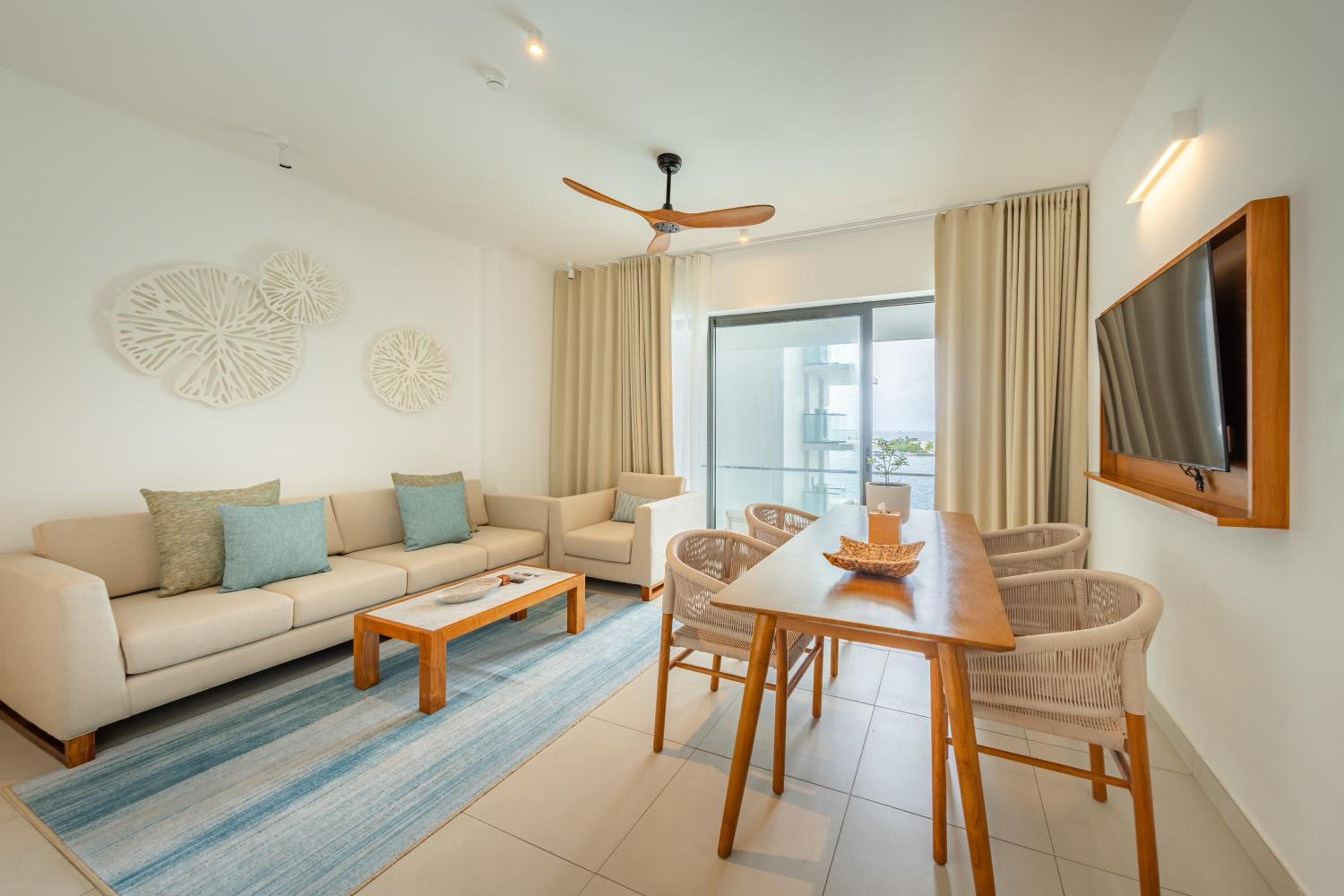 Sea View 3 Bedroom Master Suite (Free Airport Transfer)