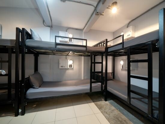 Bed In 8 Bed Mixed Dormitory No Curtains (350)