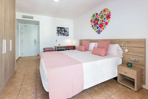 Номер с 2 односпальными кроватями, вид на бассейн в Hotel Vibra Bossa Flow
