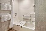 Стандартный номер, 1 двуспальная кровать «Кинг-сайз» (Mobility, Accessible Tub) в Holiday Inn Express & Suites Absecon-Atlantic City, an Ihg Hotel