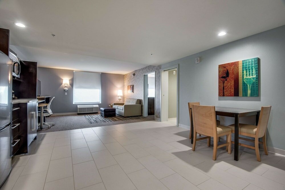 Suite, 1 Queen Bed, Accessible (Hearing)