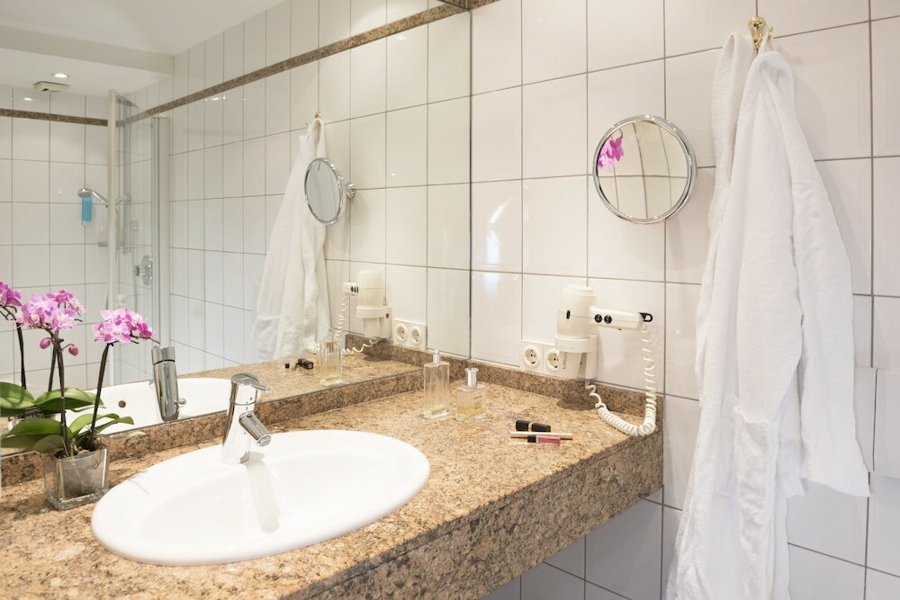Grand Single Room, 1 Twin Bed, Courtyard View