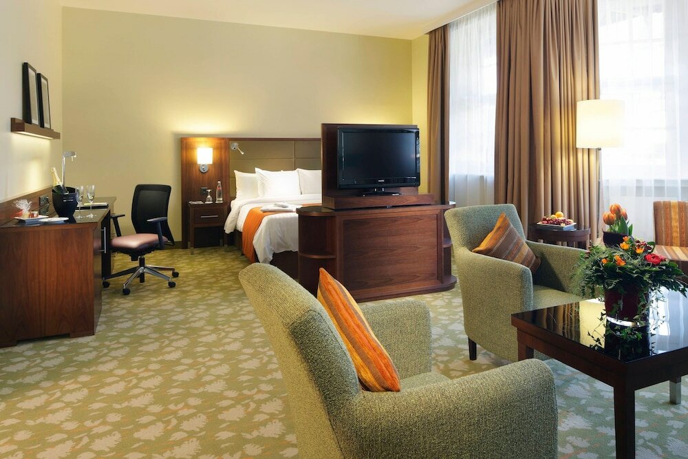 Superior Room, 1 King Bed, City View