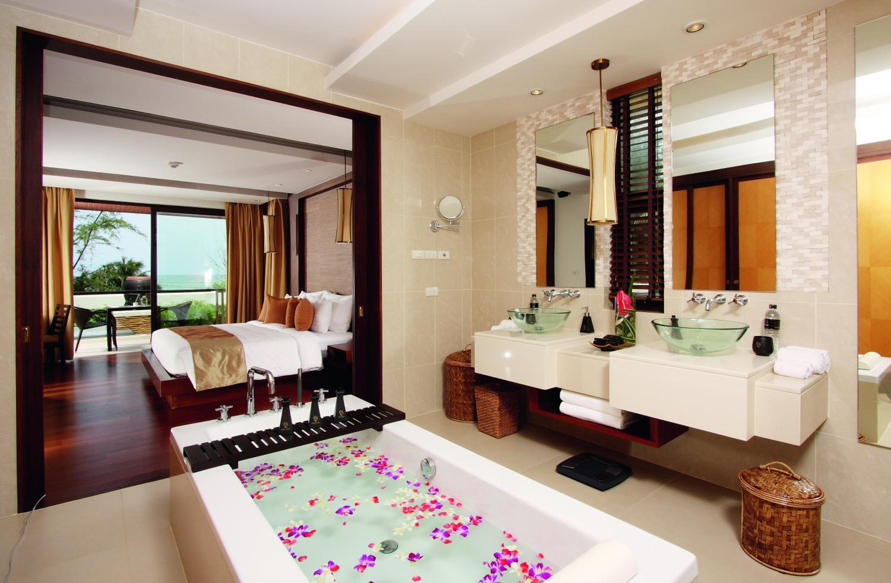 Two-Bedroom Seaview Pool Suite 
