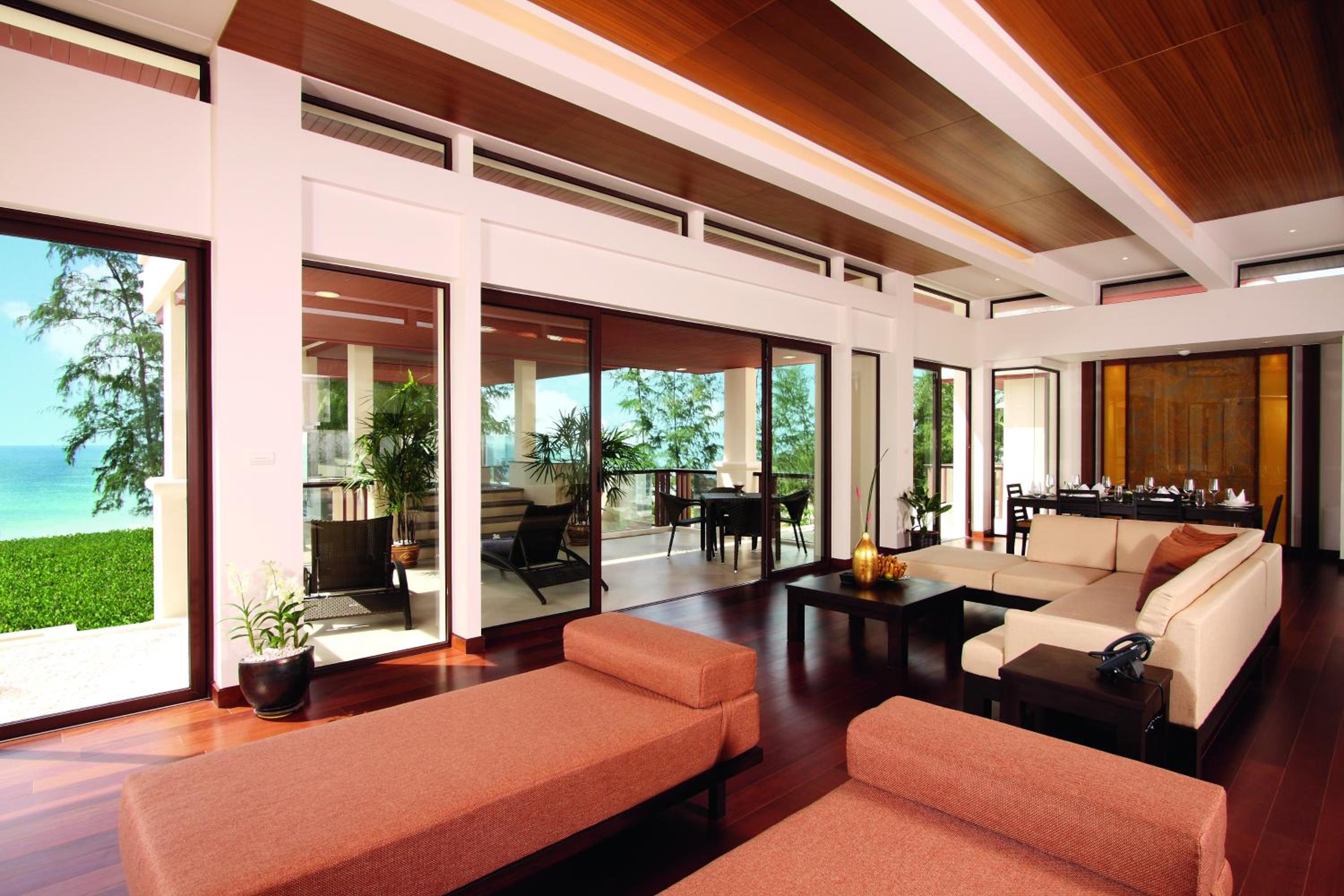 Three-Bedroom Royal Jacuzzi Penthouse 