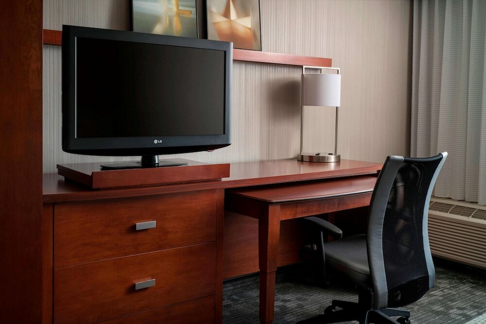 Deluxe Room, 1 King Bed with Sofa bed