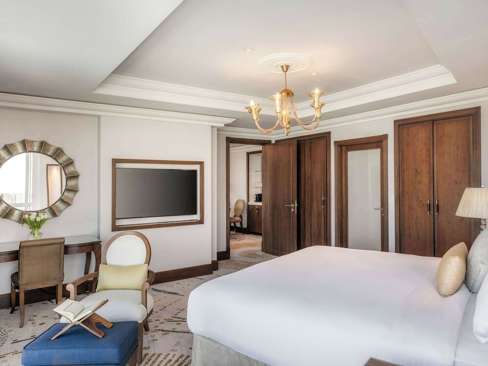 Signature Suite, 1 Bedroom (Partial Kaaba View)