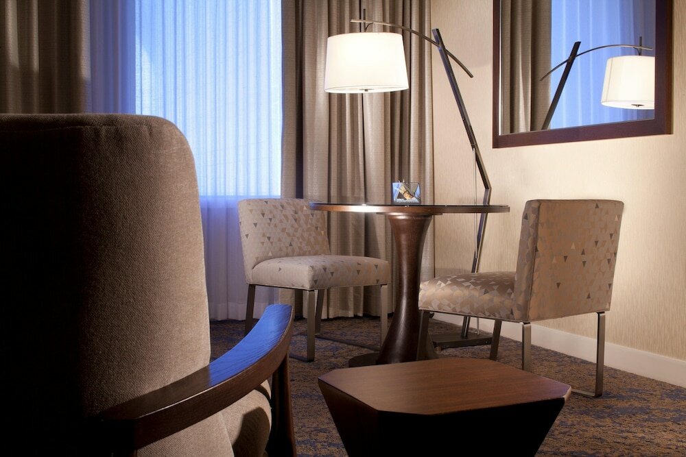 Suite, 1 King Bed, Corner