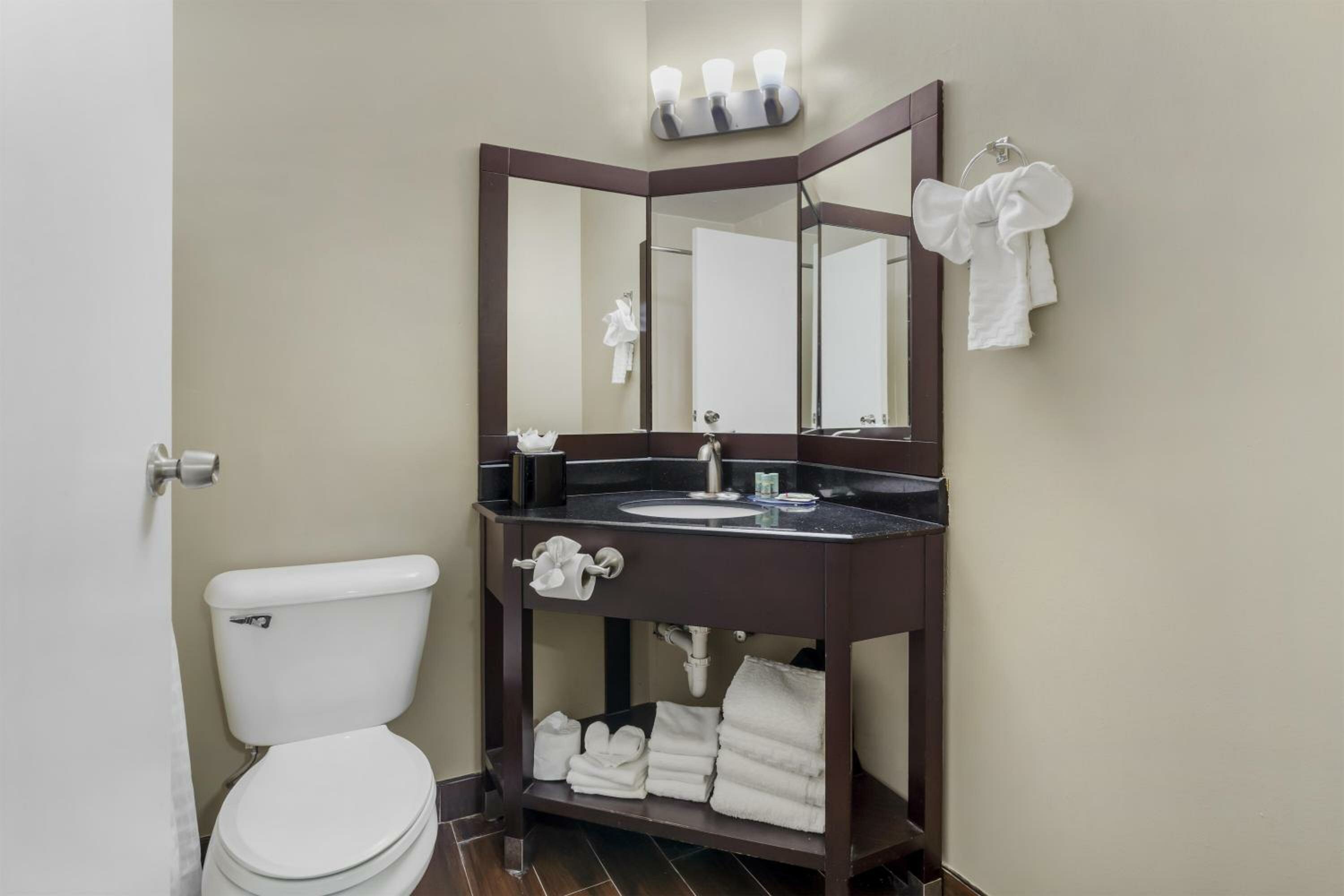 Two-Bedroom King Suite with Two King Beds - Non-Smoking