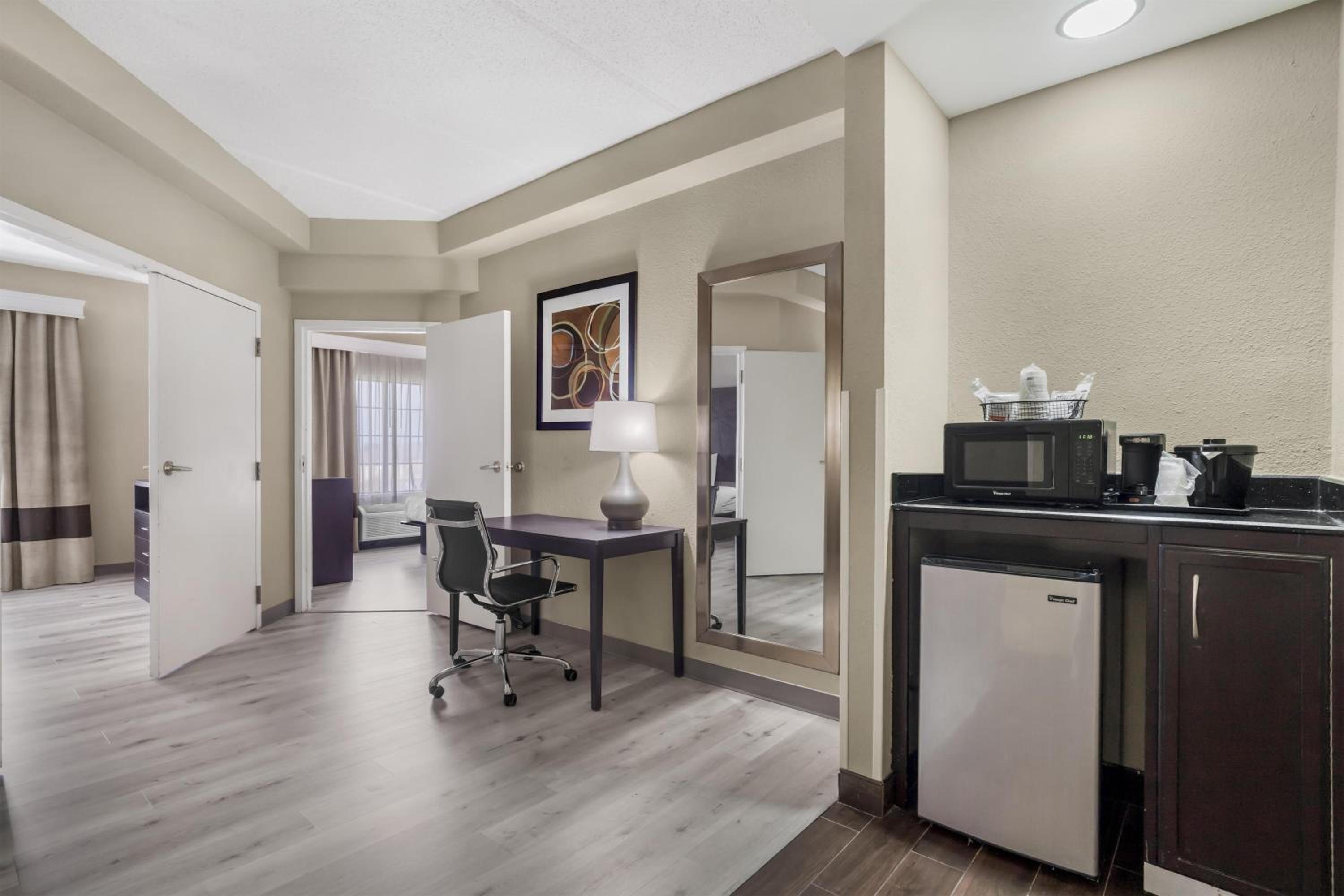 Two-Bedroom King Suite with Two King Beds - Non-Smoking