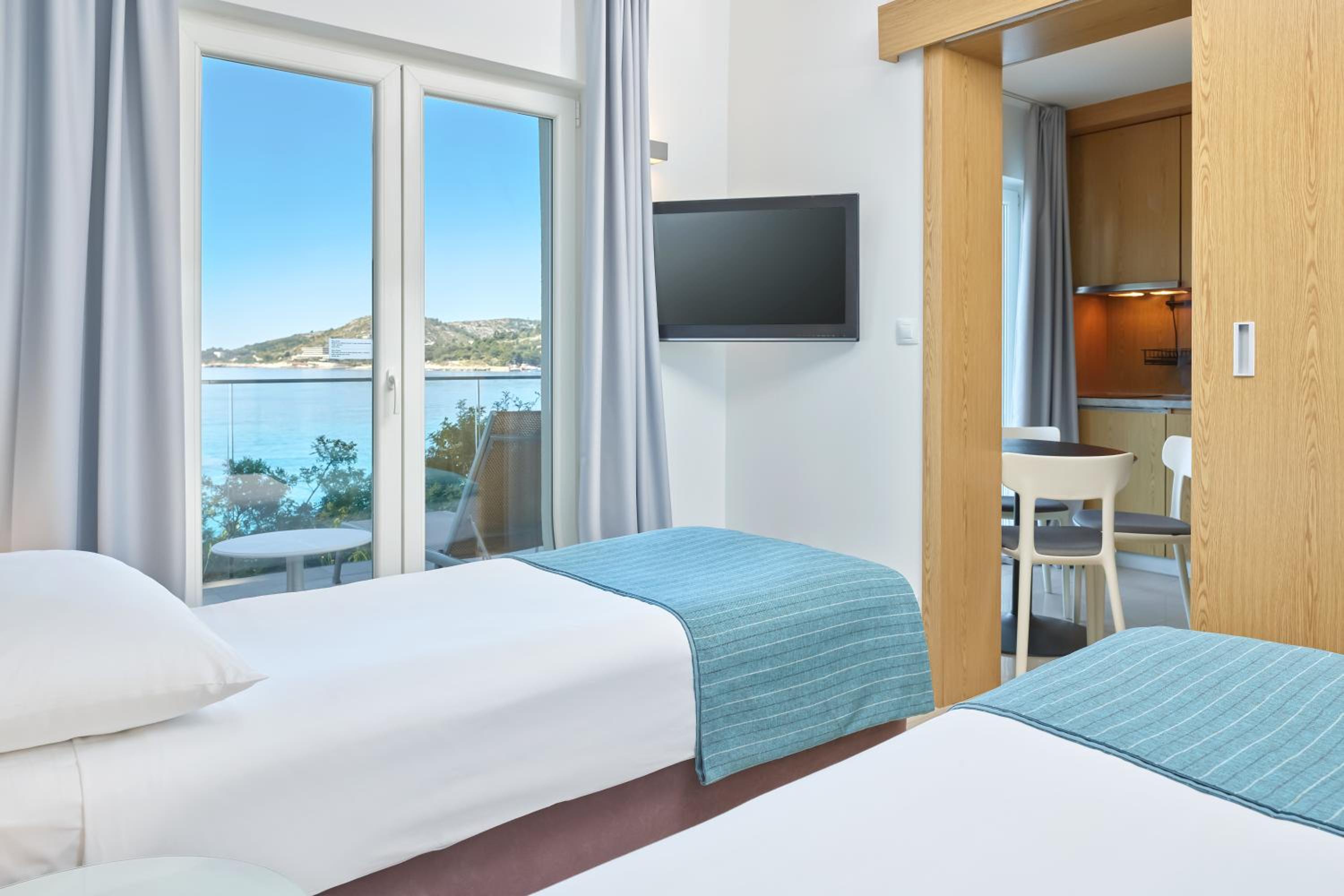 Standard Sea View Apartment for 2 