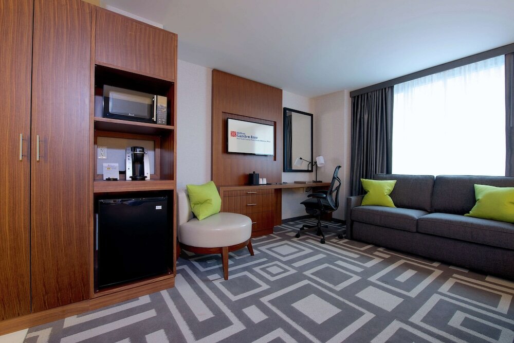 Junior Suite, 1 King Bed, City View