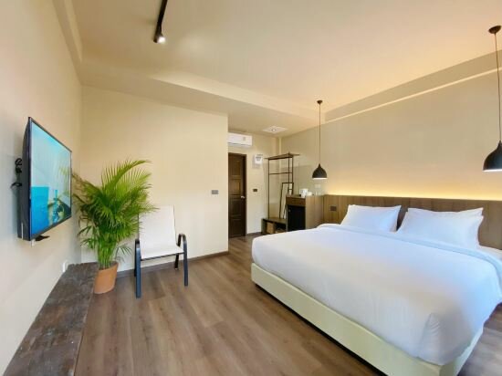 Basic Double Room, 1 King Bed