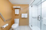 Стандартный номер, 1 двуспальная кровать «Квин-сайз» (Walk-in Shower) в Best Western Plus Emerald Isle Hotel