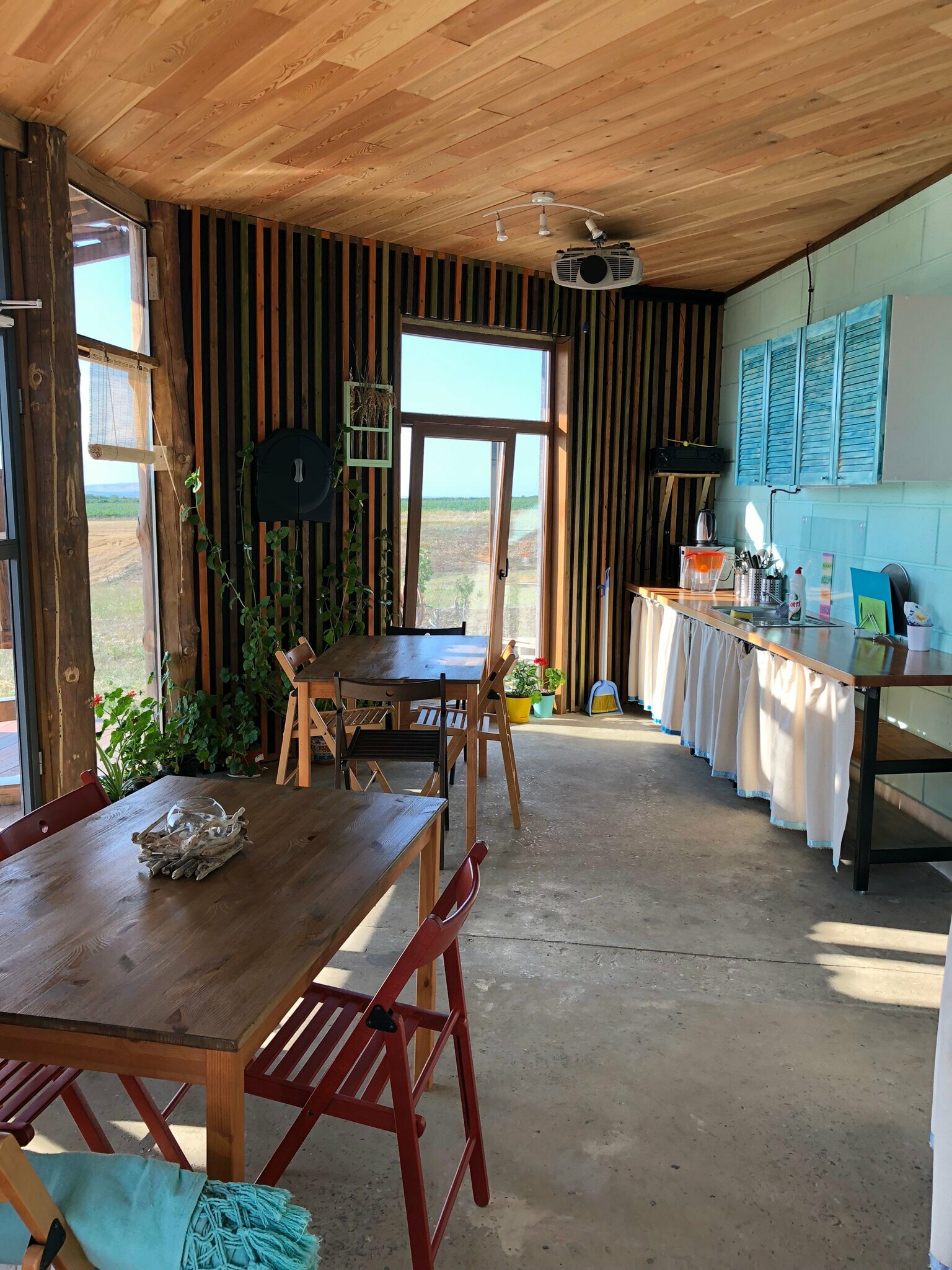 Двухъярусный лофт с видом на море