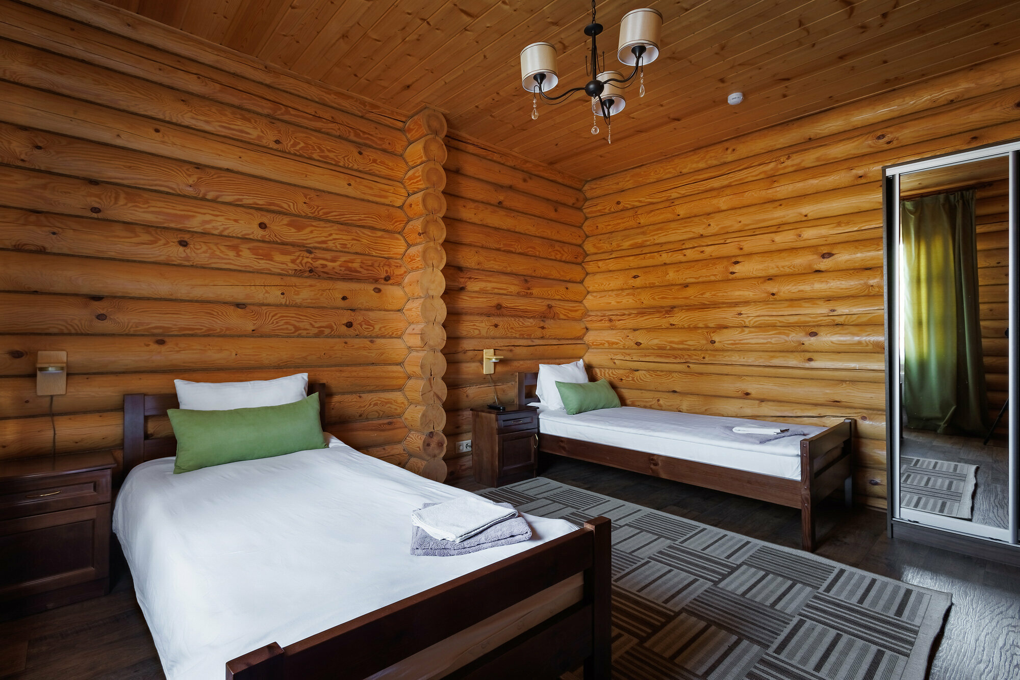 Дом с 8 спальнями