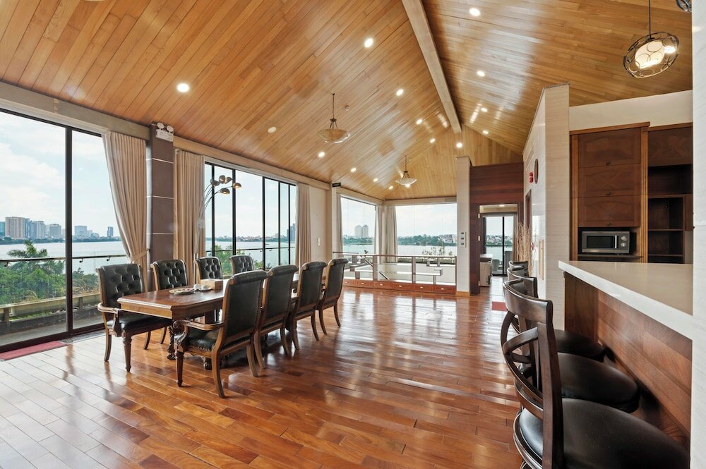 Presidential Duplex, Balcony, Lake View